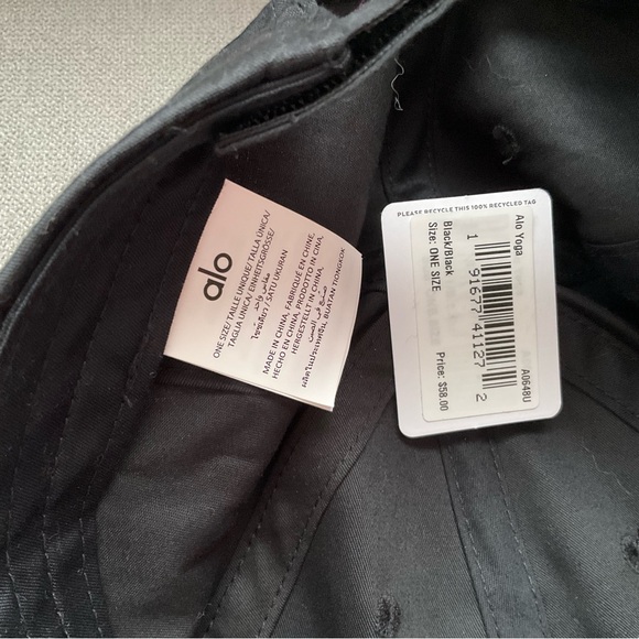 Alo Yoga Off-Duty Cap Black/Black - Picture 9 of 13